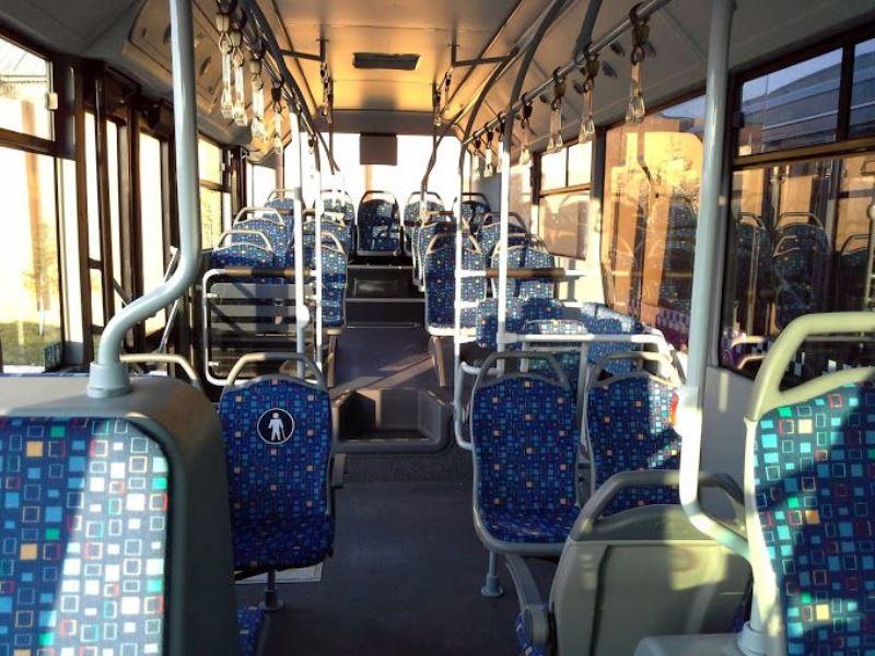 Bakıda sərnişin avtobusu qəza törətdi: sürücü qaçdı – FOTO