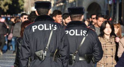 Bakıda polis qadını ölümdən belə xilas etdi – VİDEO