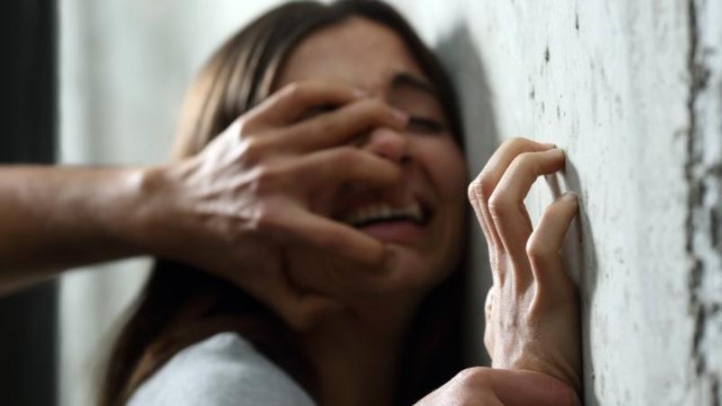 15 yaşlı bibisi qızını tövləyə saldı, anasının gözü qarşısında intim əlaqəyə girdi, sonra… – Şəmkirdə BİABIRÇILIQ