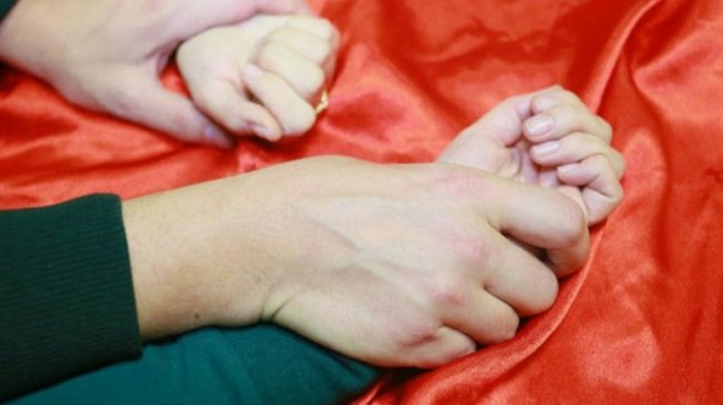 KƏNDDƏ 2 AZYAŞLIYA QARŞI BİABIRÇI HƏRƏKƏT: ƏLLƏRINI BAĞLADI, SOYUNDURDU, ZORLADI… – AZƏRBAYCANDA ŞOK