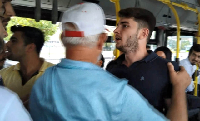 Yaşlı insana yer tələb edən gənc döyüldü – FOTO