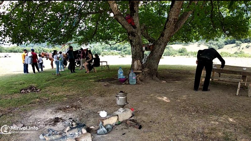 Ağacın kölgəsinə görə ərəbdən 5 manat istədi, dava düşdü – Azərbaycanda –Fotolar