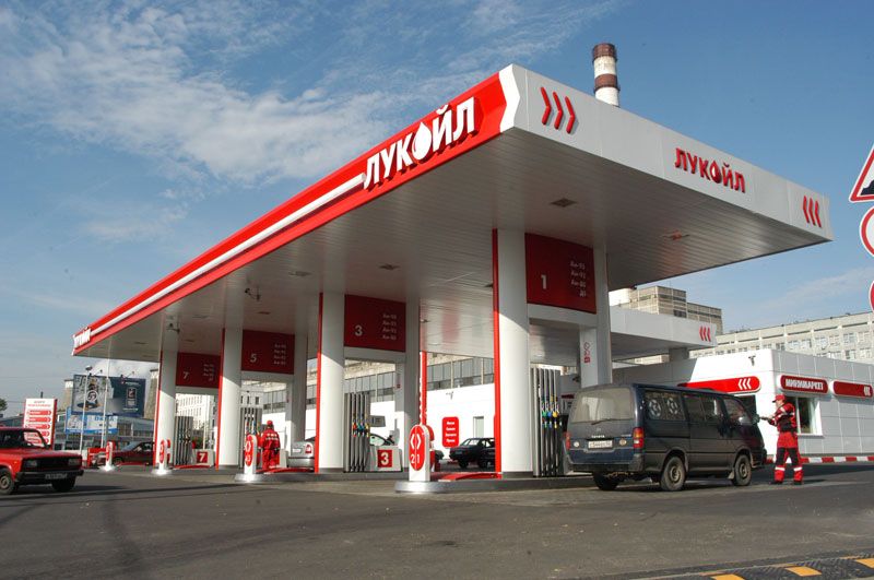 “Lukoil”-də kütləvi yanacaq oğurluğu – Sürücülər ALDADILIR