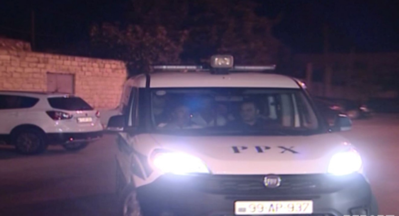 Bakıda dəhşət: Bağban ev sahiblərindən birini öldürdü, digərini yaraladı