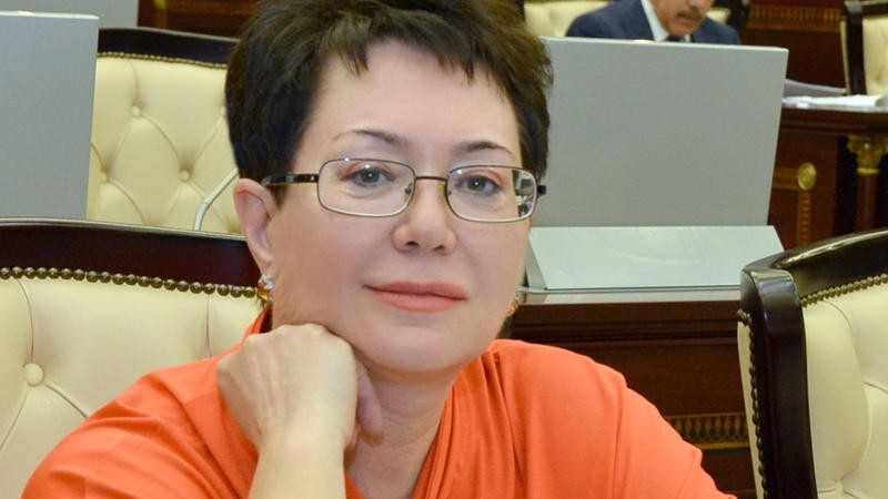 Zərərçəkmiş: “Elmira Axundova oğlunun əvəzinə mənə 250 min manatı geri qaytardı”