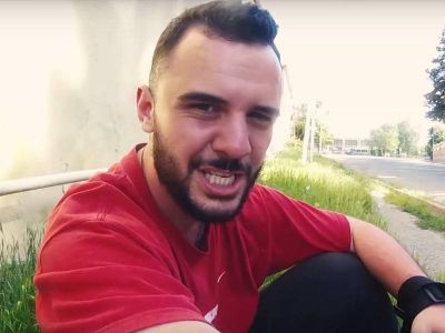 Bakıya gəlmiş erməni blogger azərbaycanlıları təhqir etdi – VİDEO
