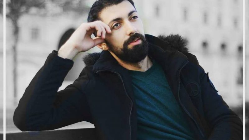 Xeyli mübahisə etdik, sonda qiymət kitabçamı tulladı auditoriyanın küncünə