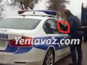 Yol polisinin rüşvət aldığı iddia olunan yeni görüntülər yayılıb – VİDEO