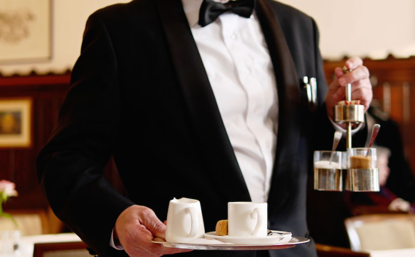 “Təbrik” şadlıq sarayında ofisiant müştərini bıçaqladı