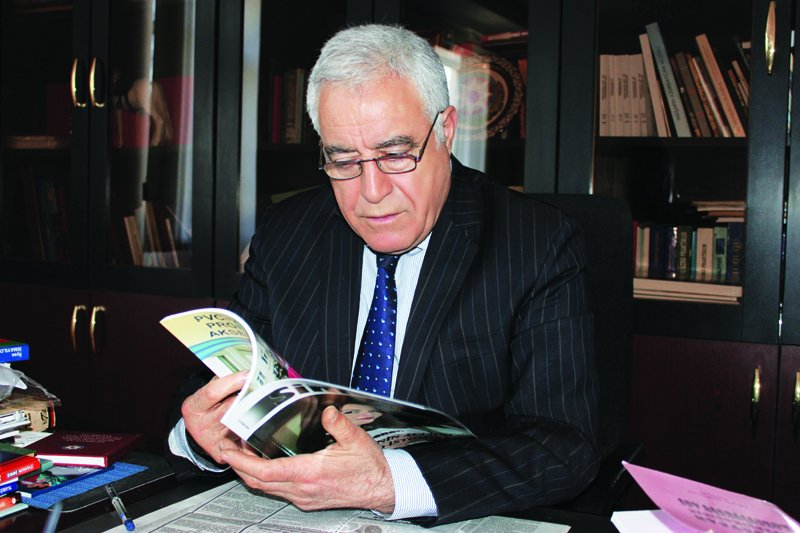 «BU CÜR ALİMİN HƏBSDƏ SAXLANILMASI BİZƏ HÖRMƏT GƏTİRMİR» – İlyas İsmayılov Əli İnsanovun müdafiəsinə qalxdı