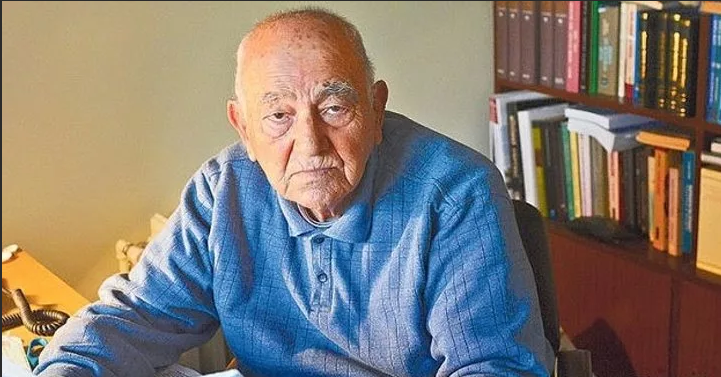 Osmanlı tarixinin tanınmış araşdırıcılarından olan akademik Kamal Karpat dünyasını dəyişib