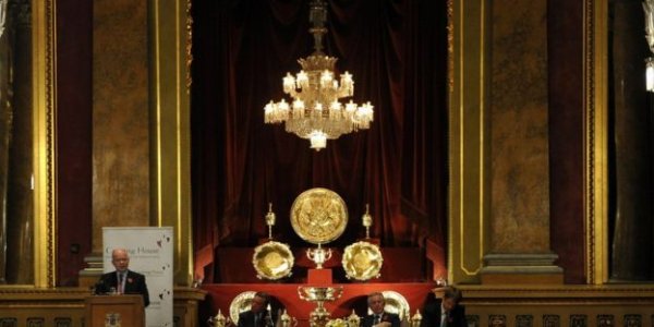 Londonun gizli, funtlu milyarder gildiyaları