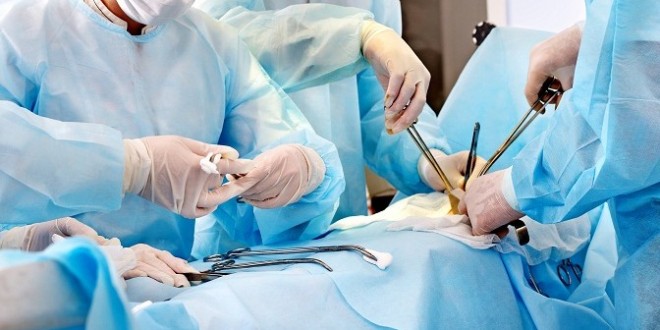 Baku Medical Plazada doğuş zamanı əkiz uşaqlar ölüb