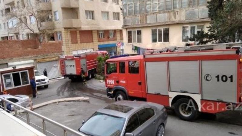 Bakıda insanların olduğu bina yanır – FHN müdaxilə etməyə çalışır/VİDEO