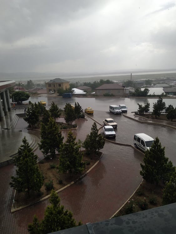 Naxçıvanda Azərbaycan Kubokunun final matçı öncəsi güclü yağış başladı