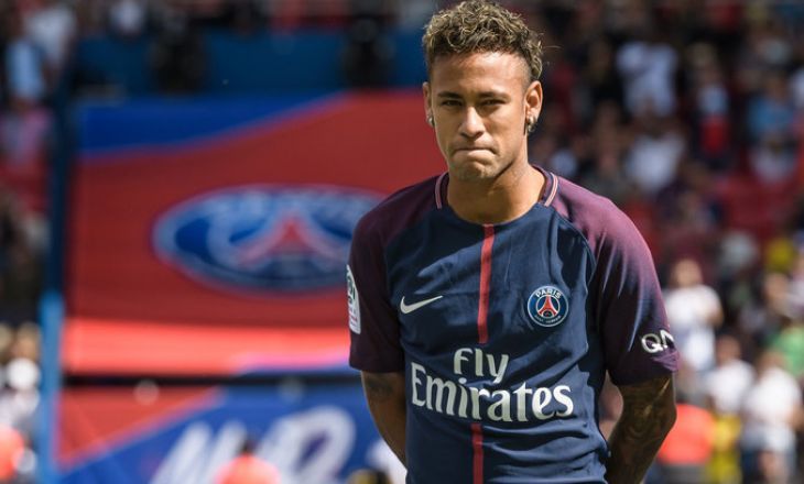 Neymar azarkeşi vurduğu üçün 3 oyunluq cəzalandı – VİDEO