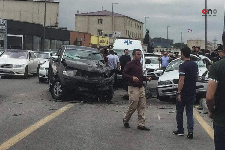 Bakıda dəhşətli qəza: ata və azyaşlı oğlu öldü – FOTO