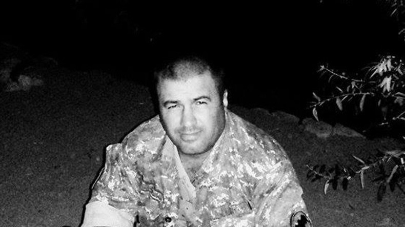 Ermənistanın keçmiş hərbçisi uşaqları ilə birlikdə aclıq aksiyası keçirir