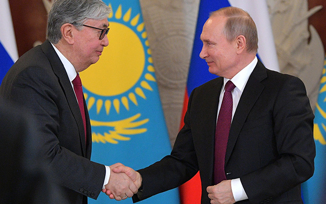 Putin Qazaxıstana gedir