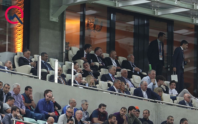 Azərbaycanlı məmurlar “Çelsi”-“Arsenal” matçında – FOTO