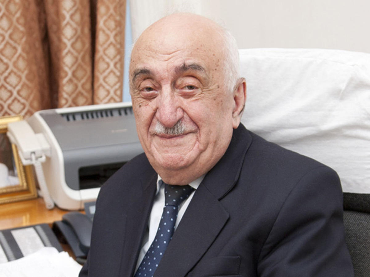 Prezident Xoşbəxt Yusifzadəni təltif etdi