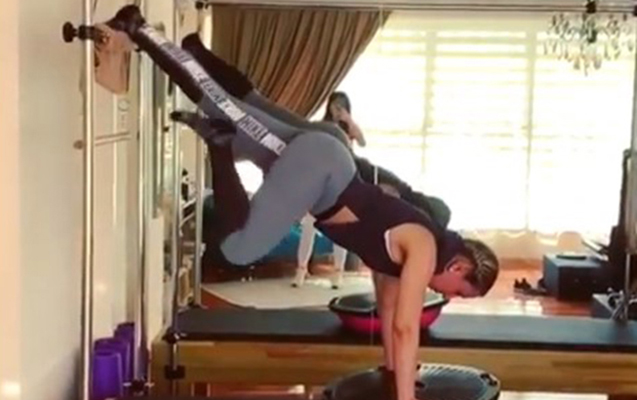 Tünzalənin pilates şousu… – VİDEO