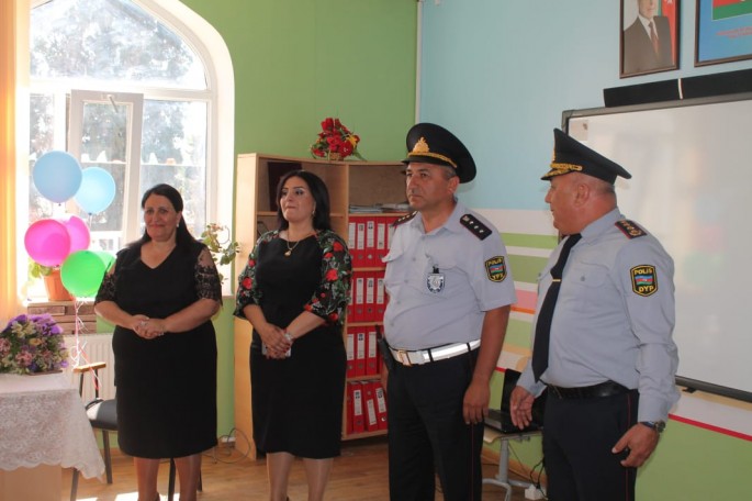 Yol polisləri “Son zəng” günü məktəblərdə maarifləndirmə işləri apardı – FOTO – VİDEO