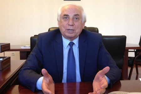 Hadi Rəcəbli: “Gedək, “17 villamı” göstərim”