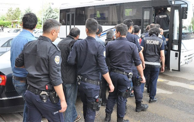 Türkiyədə 21 əsgər həbs olundu – FETÖ-yə görə