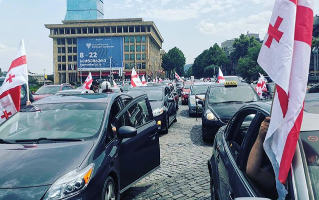 Gürcüstanda etirazçıların avtomobil yürüşü… – Foto