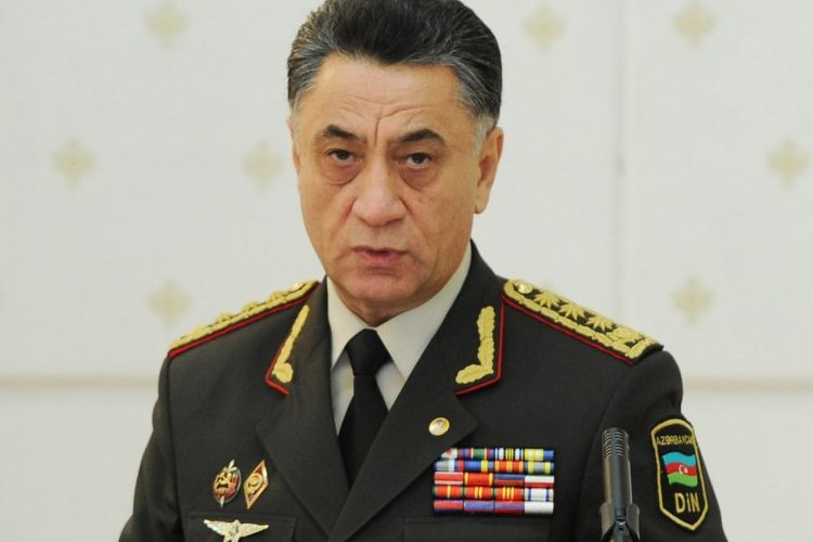Nazir polis rəisini təqaüdə göndərdi