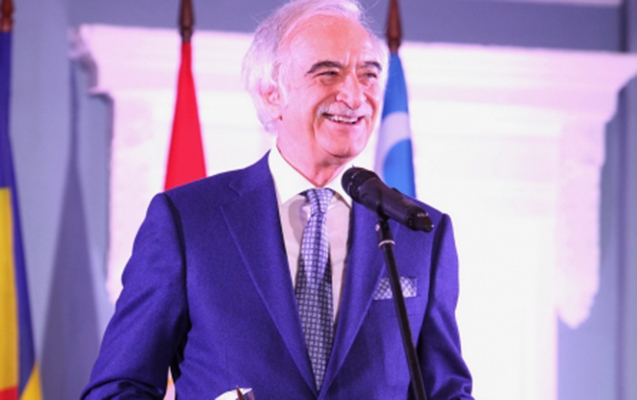 Polad Bülbüloğluna Rusiyanın “Milli əzəmət” mükafatı verildi – FOTO