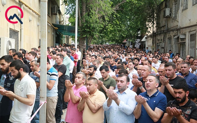 Bakı məscidlərində bayram namazı qılınıb – FOTOLAR