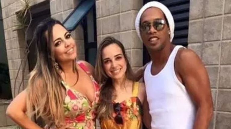 Ronaldinyo məni döyürdü – FOTOLAR
