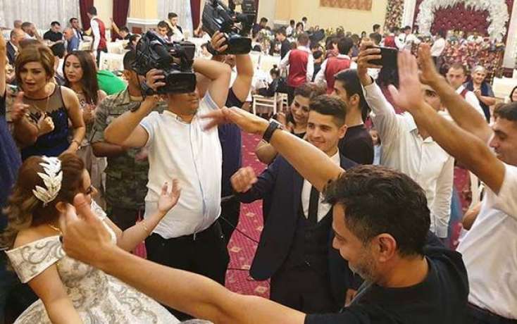 Bakıda möhtəşəm toy: Zakir Həsənov qiymətli hədiyyə göndərdi – FOTOLAR