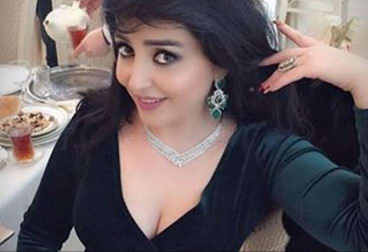 Afət Fərmanqızı əriylə şəklini paylaşdı və ŞƏRT KƏSDİ — FOTO