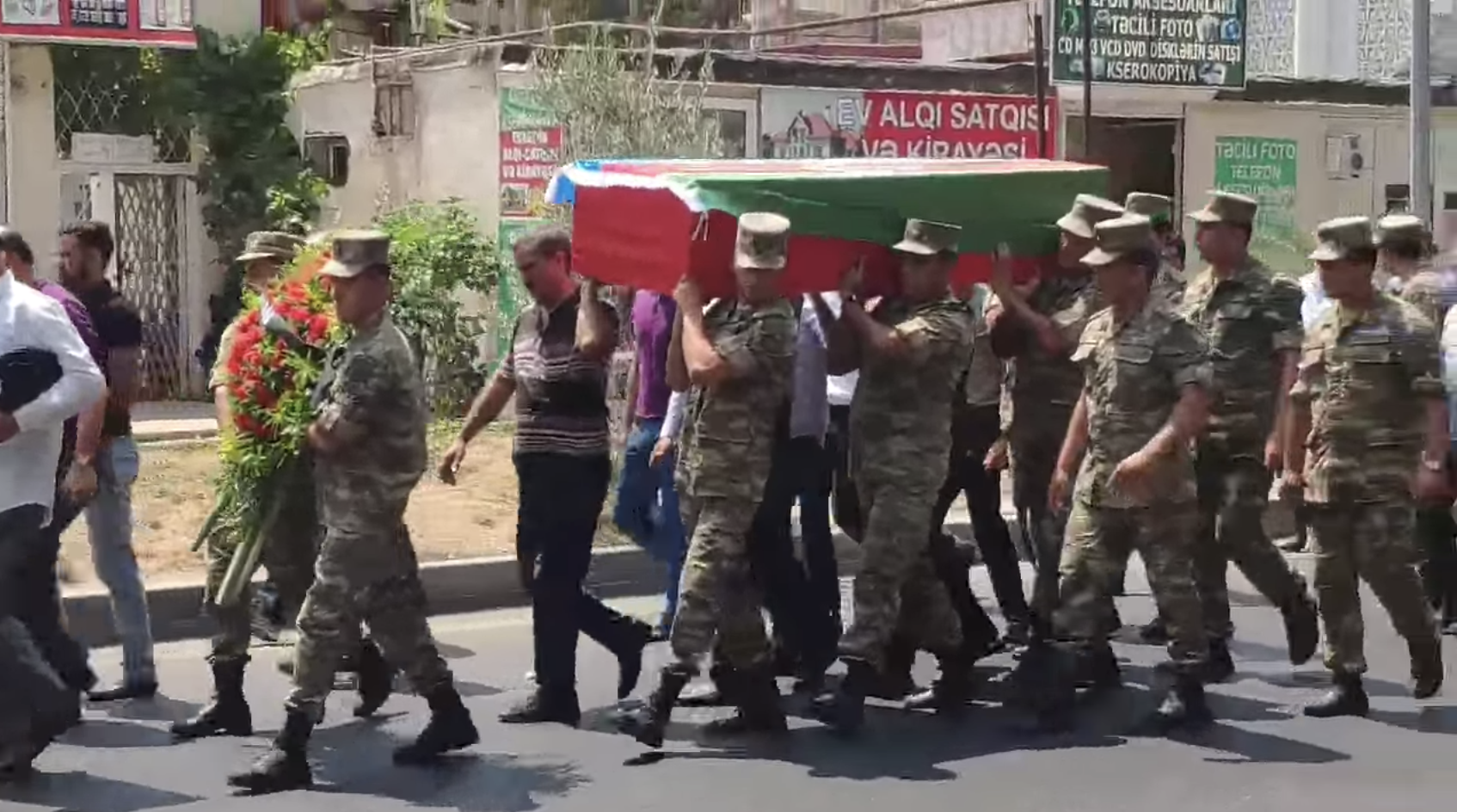 25 yaşlı zabitin intihar etdiyi bildirilir