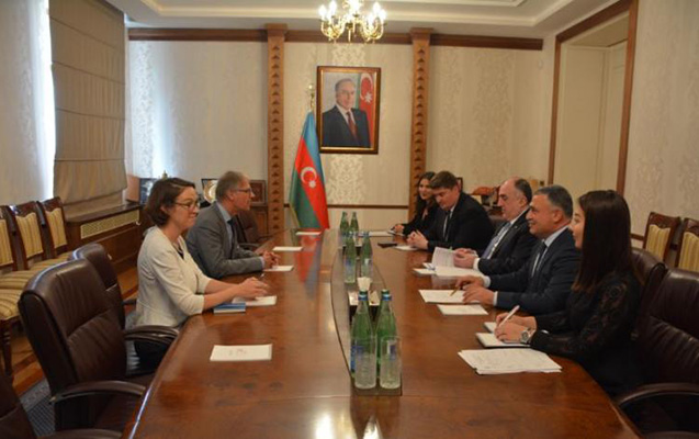 Məmmədyarov yeni səfirlə görüşdü