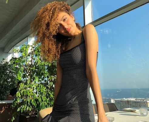 Bakirəliyini satan Məhbubənin otel otağından biabırçı görüntüsü yayıldı – FOTO