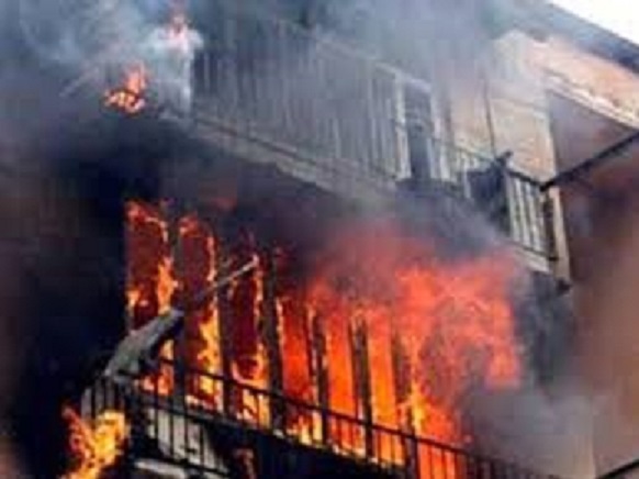 Bakıda yaşayış binasında yanğın – Sakinlər təxliyə olundu