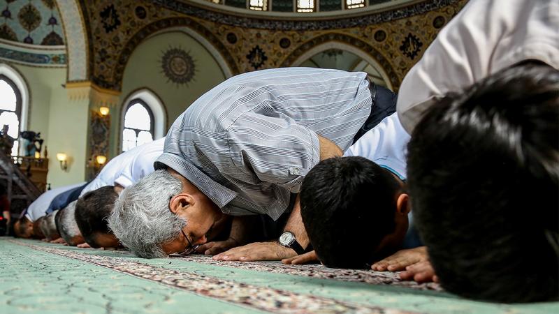 Azərbaycan məscidlərində bayram namazı qılındı