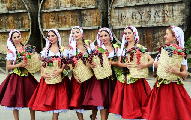 Azərbaycandakı ilk Şərab Festivalından – FOTOLAR