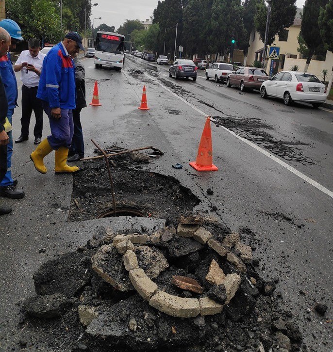 Biləcəridə yol çökdü – FOTOLAR