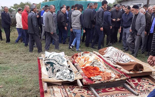 Cəmi 2 ay əvvəl evlənmişdilər… – Kanalda boğulan 5 nəfər dəfn edildi – FOTOLAR