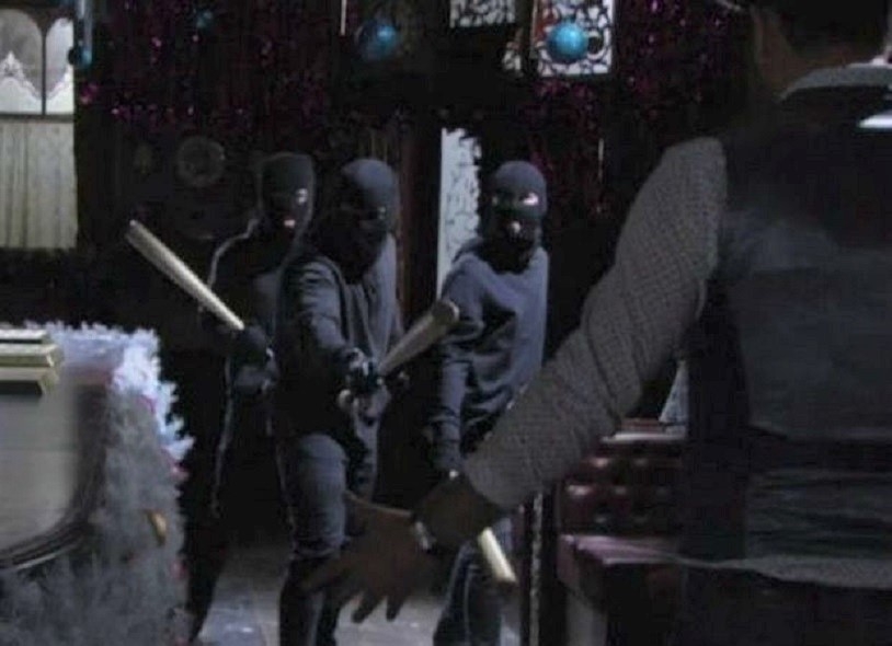 Azərbaycanda maskalı şəxslər gəncin başını dizinə bağlayıb kanala atdılar – FOTO