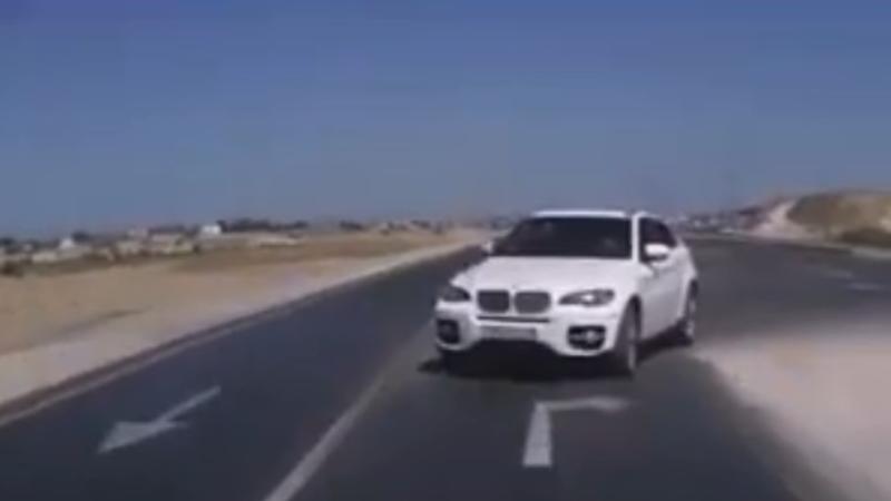 Bakıda qadın sürücü “BMW X6” ilə görün nə etdi — VİDEO