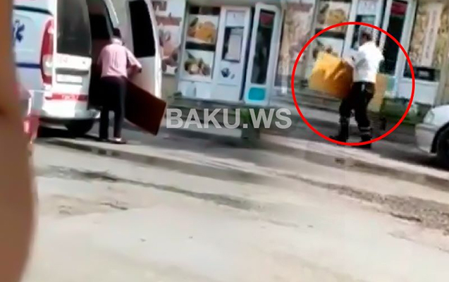 Bakıda təcili yardımla mebel daşındı – VİDEO