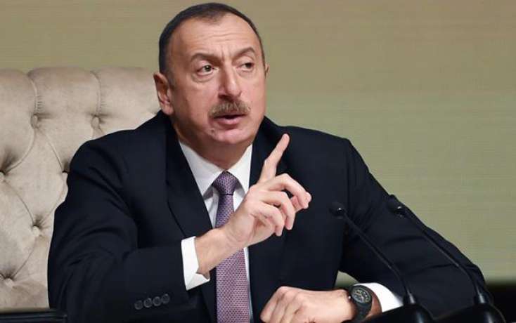 “Savadsız bir demaqoq Müdafiə naziri olmuşdu” – Prezident