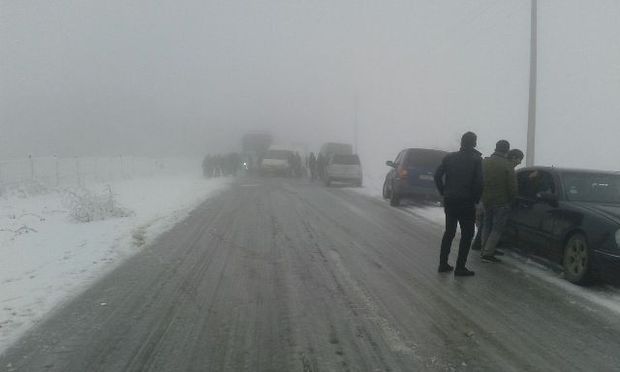 Şəkərin dəfnində əmisinin vəziyyəti pisləşdi, Bakıya aparılarkən qəzaya düşdülər: Əmisi qızı ağır yaralandı