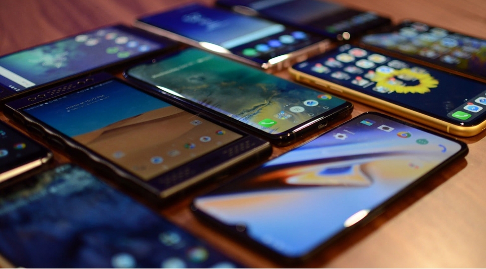 Mobil telefonunuzu kimin dinlədiyini bilmək istəyirsizsə, bu gizli kodu yığın – YENİ